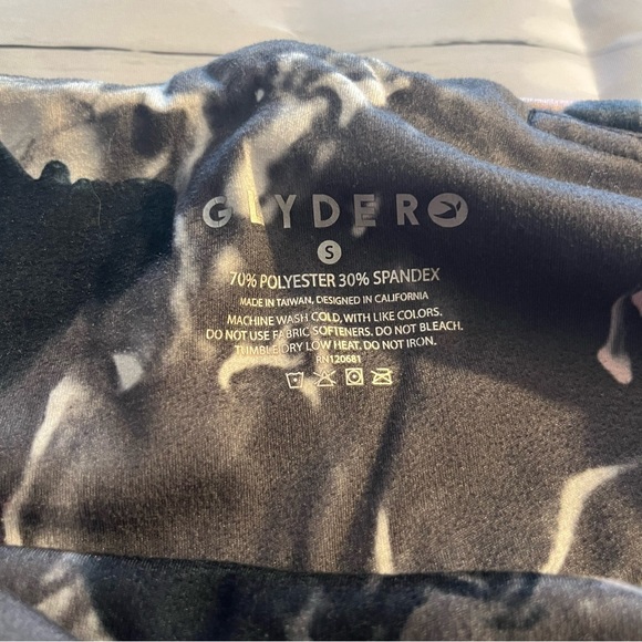 Black Leggings with Pink & Gray Smoke / Watercolor Style Detail, Size Small - Picture 3 of 6